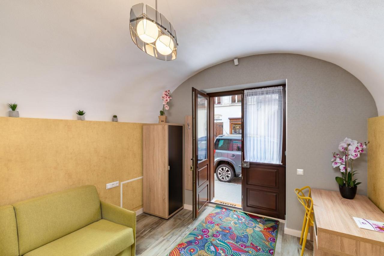 Blumenhaus Sibiu 아파트 호텔 외부 사진